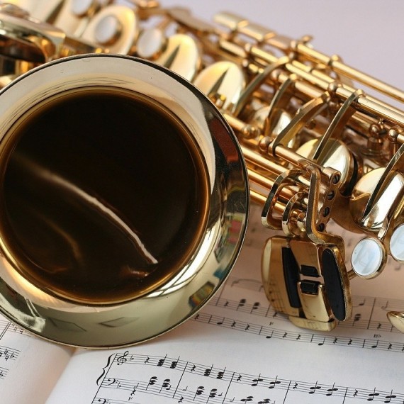 saxophone von Christoph Schütz auf Pixabay.jpg